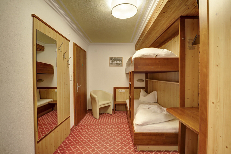 Bedroom 2, Hotel Enzian, Landeck