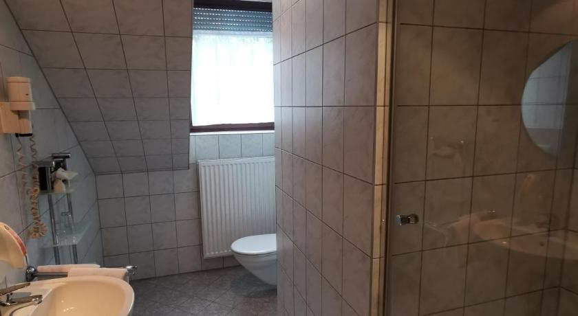 Bedroom 5, Hotel Romerhof, Straubing