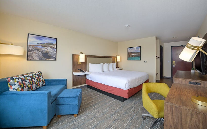 Bedroom 3, Portlander Inn and Marketplace, Multnomah