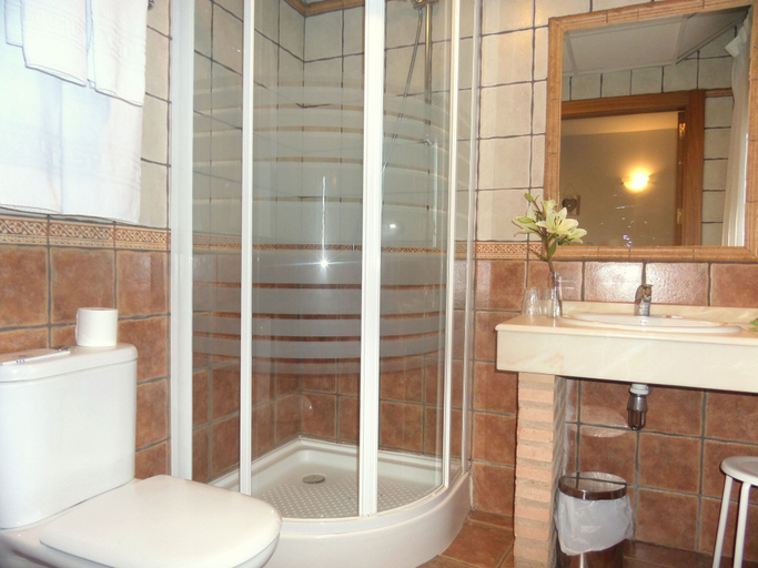 Bathroom 3, Hotel Medina de Toledo, Toledo