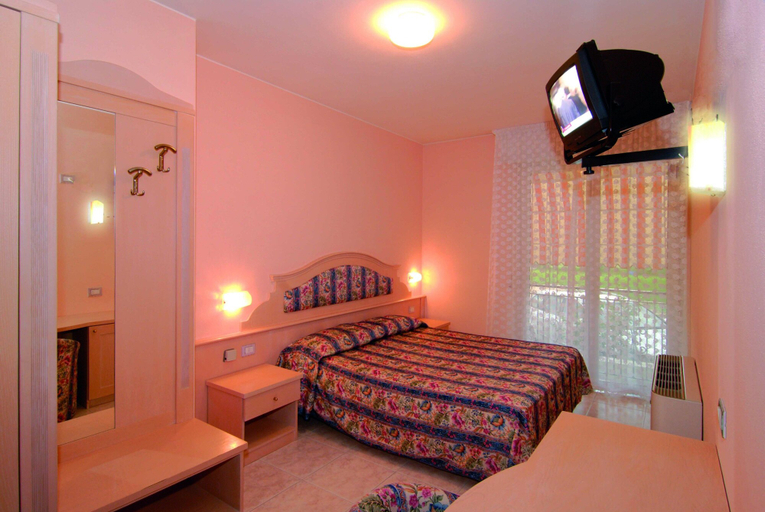 Bedroom 2, hotel CASABLANCA, Verona