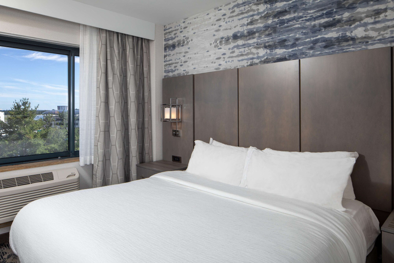 Bedroom 3, Embassy Suites by Hilton Portland Maine, Cumberland