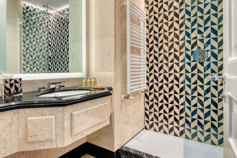 Bathroom 5, Hilton Molino Stucky Venice, Venezia