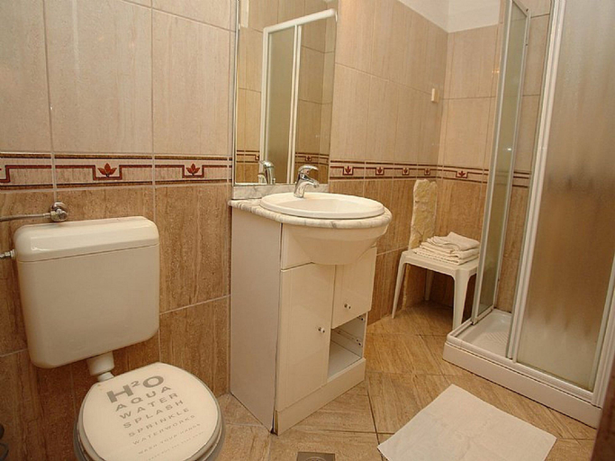 Bathroom 3, Pansion Gea, Pag