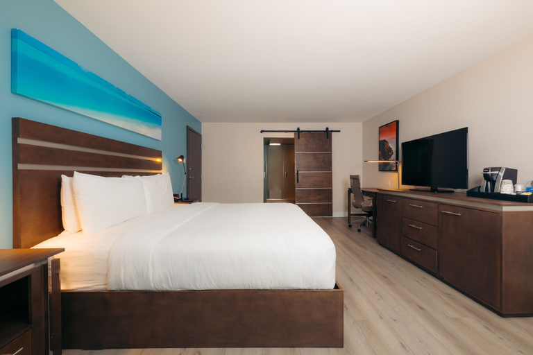 Bedroom 3, The Cove Hotel, Long Beach, Los Angeles