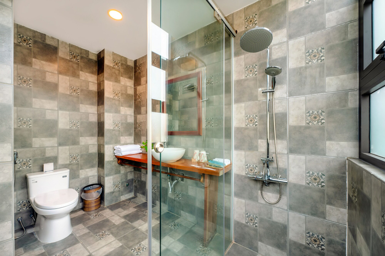 Bathroom 5, Sunkissed Paddy Hoi An Villa, Da Nang