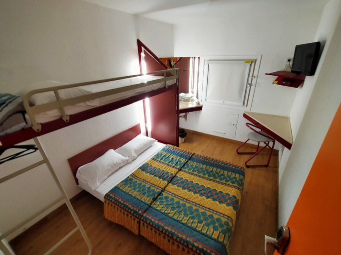 Bedroom 3, Hotel Thania, Hérault