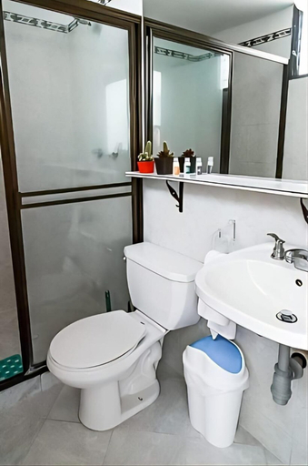 Bathroom 3, MORADIA LAURELES MEDELLIN, Medellín
