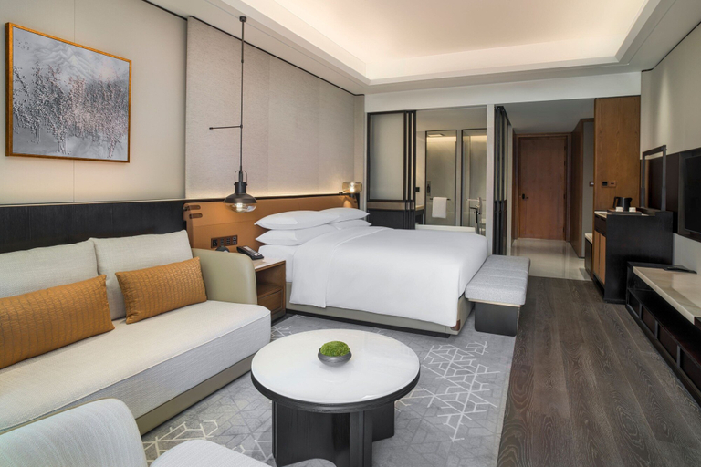 Bedroom 2, Sheraton Ninghai Hotel, Ningbo