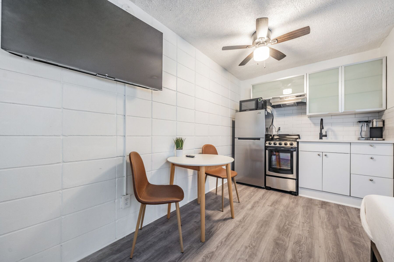 Others 1, 425 4th Ave N, Pinellas