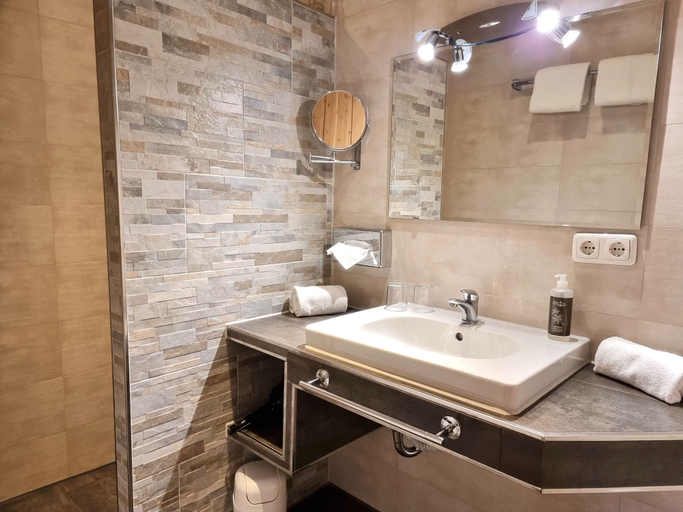 Bathroom 5, Seehotel Hartung, Ostallgäu