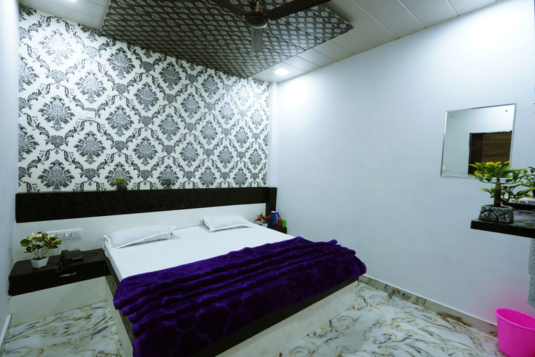 Bedroom 2, Hotel Alishaan, Ajmer