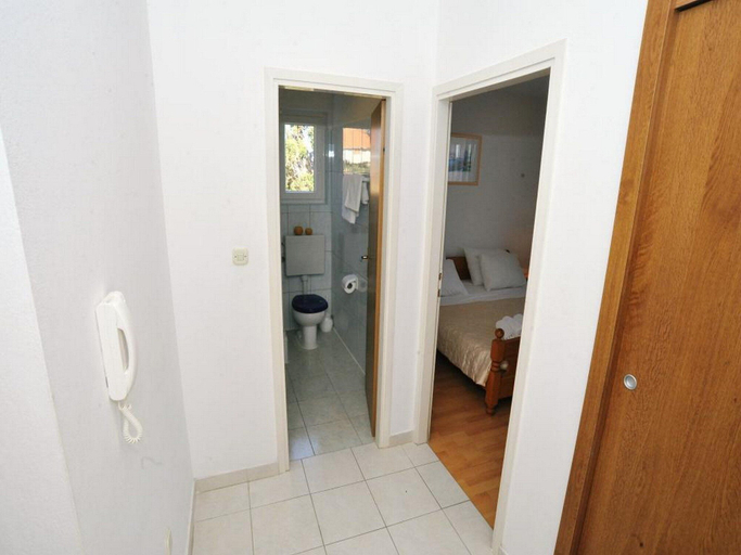 Bathroom 3, Apartments Anamarija, Privlaka
