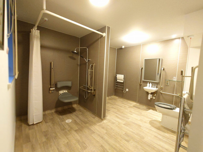 Bathroom 4, Caledonian Hotel, Highland