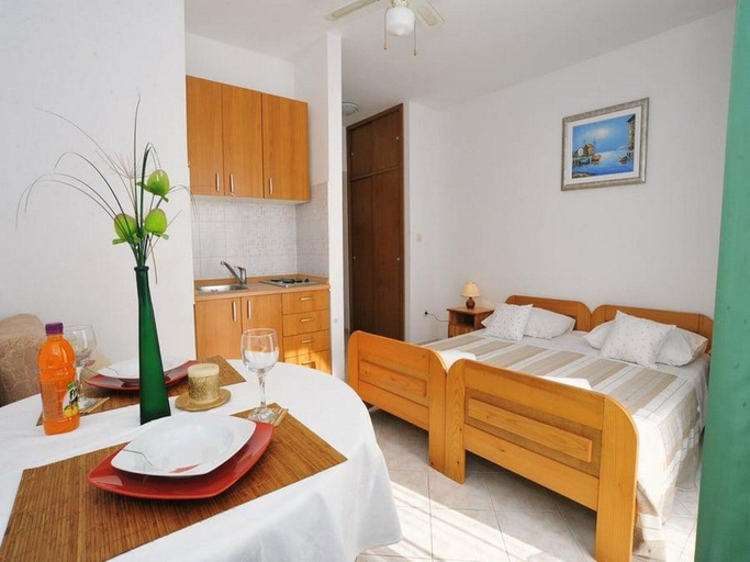 Bedroom 2, Apartments Anamarija, Privlaka