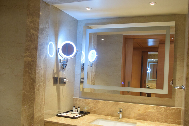 Bathroom 4, SRM Hotel Maraimalai Nagar, Kancheepuram
