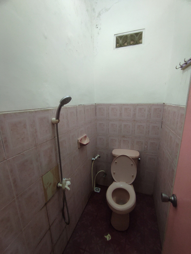 Bathroom 4, OYO 93048 Hotel Puri Mandiri, Purworejo