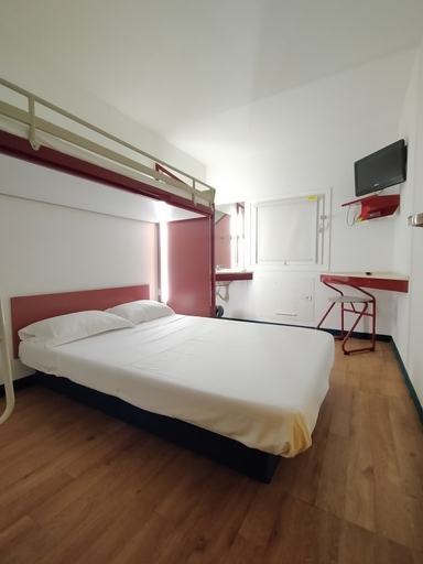 Bedroom 2, Hotel Thania, Hérault
