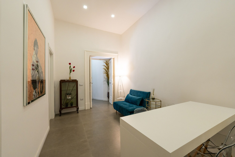 Living area 3, Palazzo della Porta - Via Toledo 55, Napoli