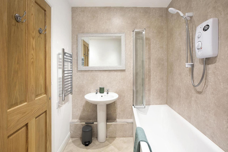 Bathroom 4, Patacake Cottage Teignmouth, Devon