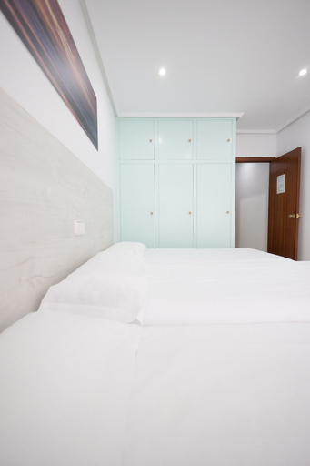 Bedroom 4, Hotel Pinar Somo Surf, Cantabria