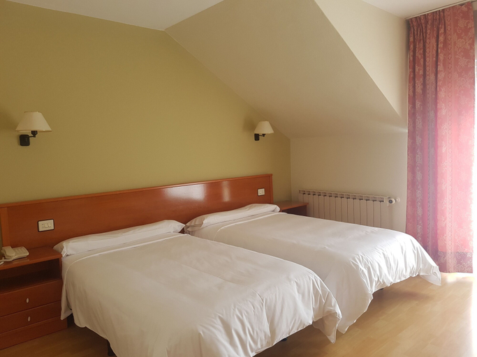Bedroom 4, Hotel Arcea Villaviciosa, Asturias