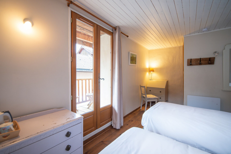 Bedroom 4, Maison Caramel, Savoie