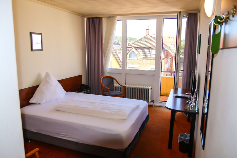Bedroom 2, Hotel Alpha, Stuttgart