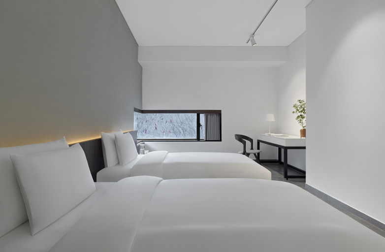 Bedroom 4, Commune by the Great Wall, in the Unbound Collection by Hyatt, Beijing