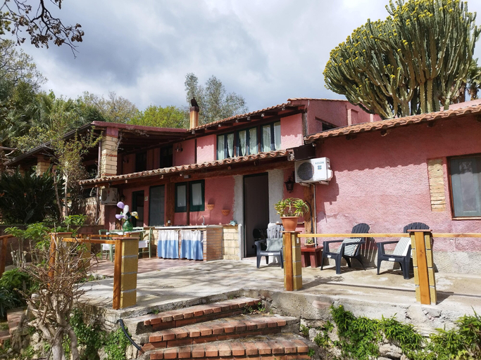 Exterior & Views 2, Agriturismo Monte Alto, Messina