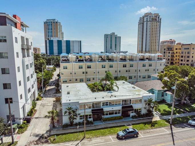 Exterior & Views, 425 4th Ave N, Pinellas