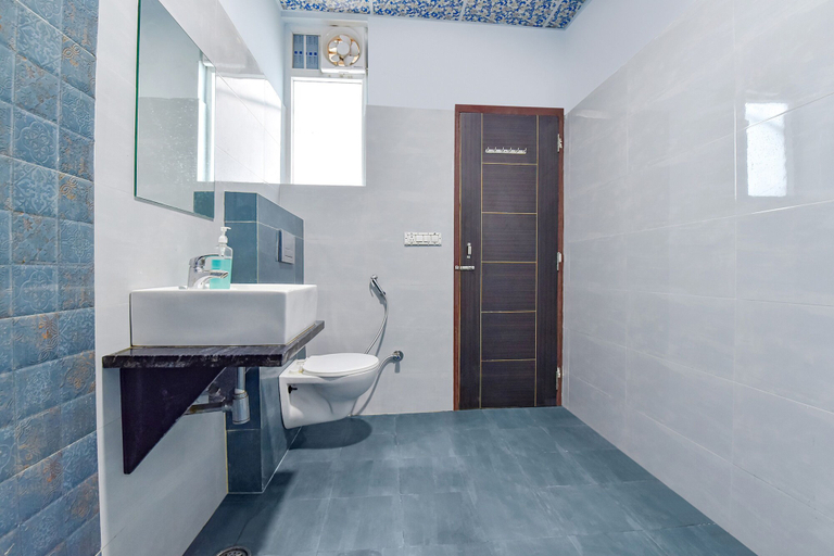 Bathroom, Fabhotel Sarvika, Jaipur