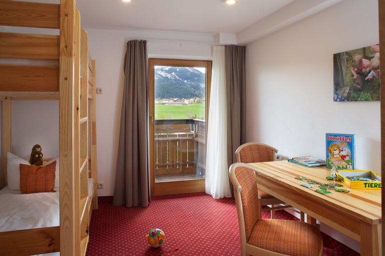 Bedroom 3, Löwen - Ihr Familienhotel im Allgäu, Ostallgäu