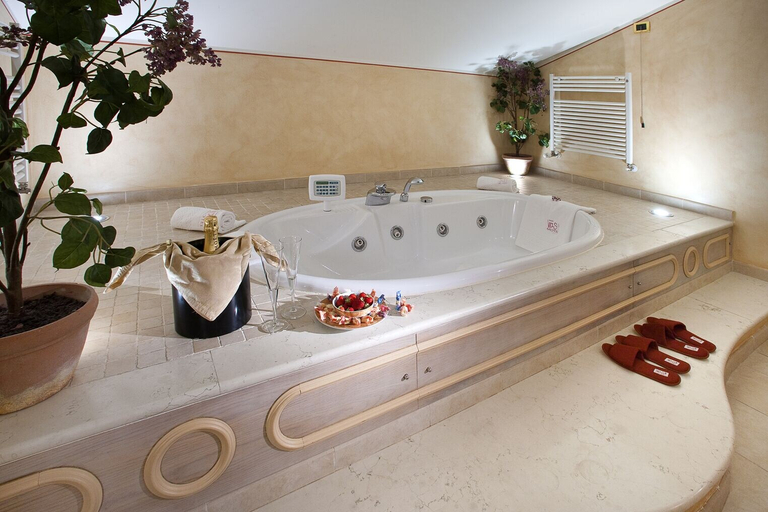 Bathroom 5, Vip's Motel Luxury Accommodation & Spa, Brescia
