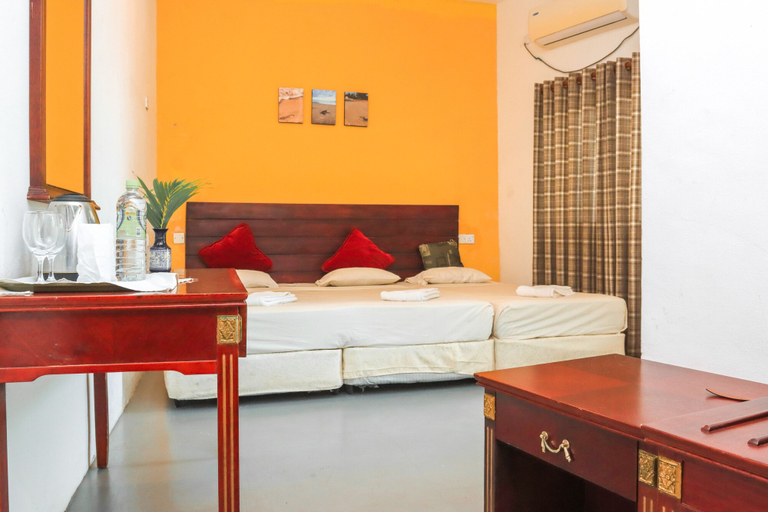 Bedroom 3, New Tristar Beach Hotel, Pothuvil