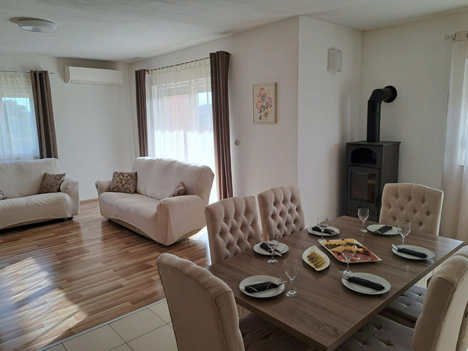 Dining room 5, Holiday Home Gabi, Bilice