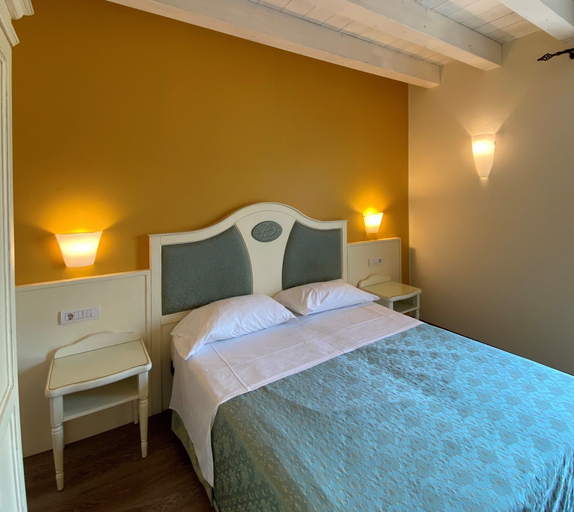 Bedroom 2, Hotel Pai, Verona