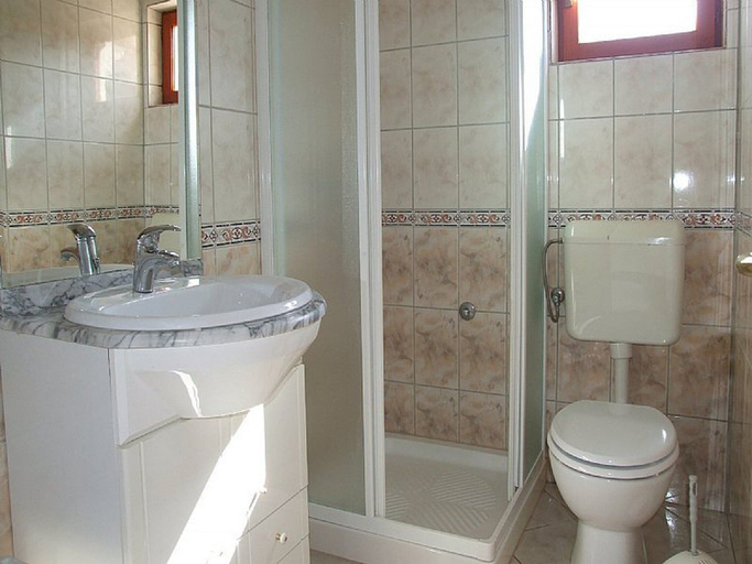 Bathroom 3, Pansion Gea, Pag