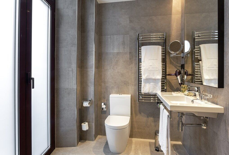 Bathroom 4, Eurostars Azahar Hotel, Córdoba