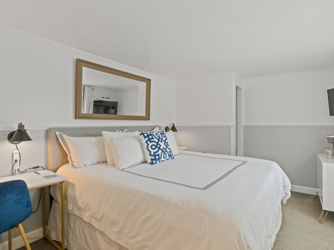 Bedroom 4, The Seagrove Suites & Guest Rooms, Barnstable