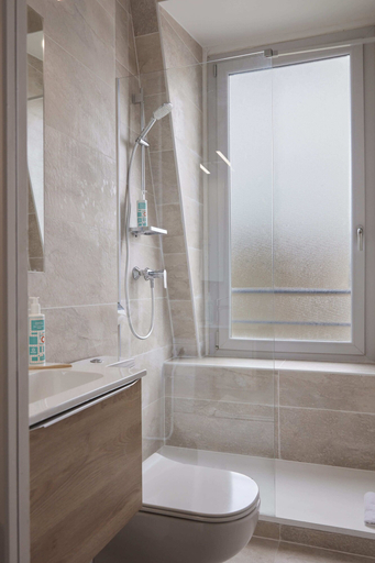 Bathroom 5, Aparthotel Adagio Access Paris Philippe Auguste, Paris