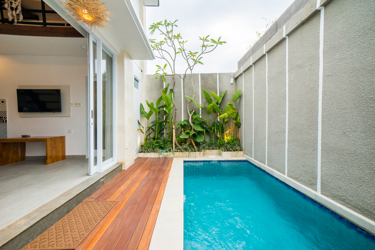Swimming Pool 14