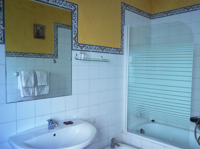 Bathroom 3, El Refugio de Gredos, Ávila