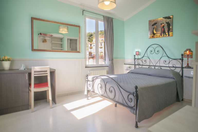 Bedroom 3, Albergo Stella della Marina, La Spezia