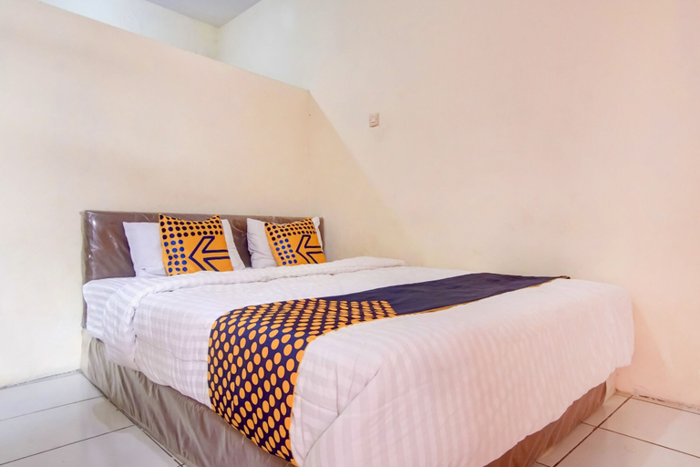 Bedroom 1, Hotel O Nakula Sadewa, Depok