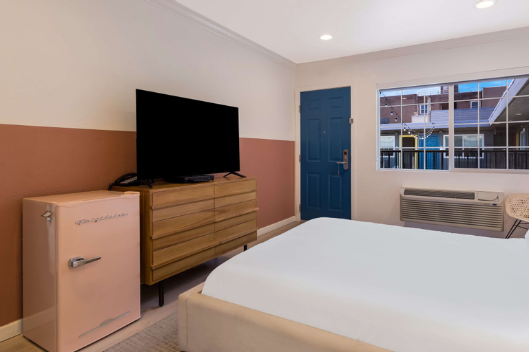 Bedroom 14