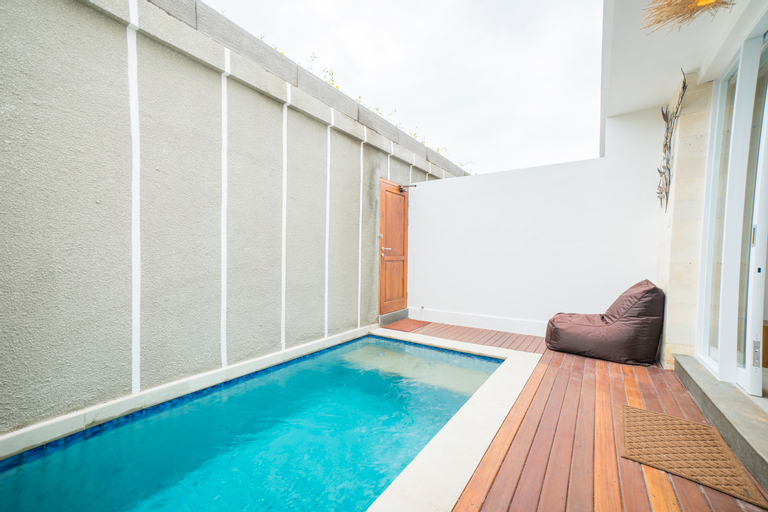 Swimming Pool 4