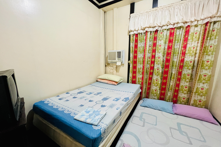 Bedroom 4, King Henry's Transient House, Bantay