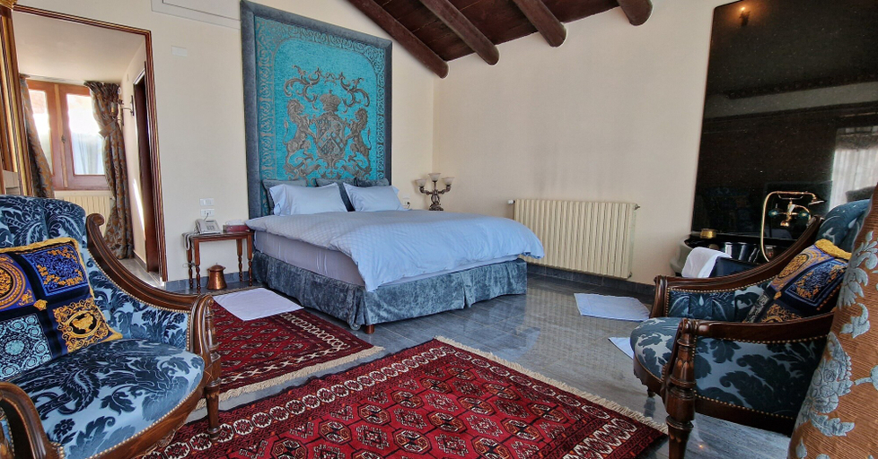 Bedroom 2, Faqra Palace, Kasrouane
