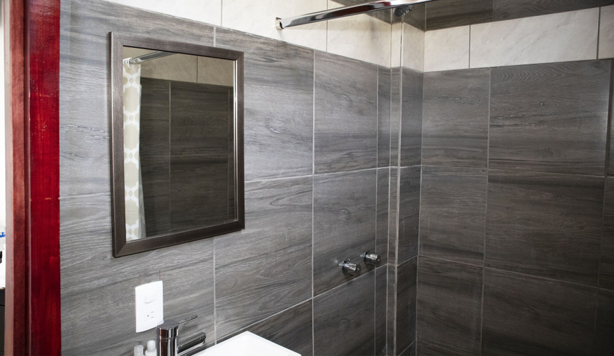 Bathroom, Larú Spa Resort, San Blas